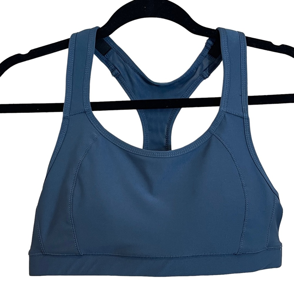 Avis sports bra. Blue XL (12/14) razorback peep hole on back great condition
